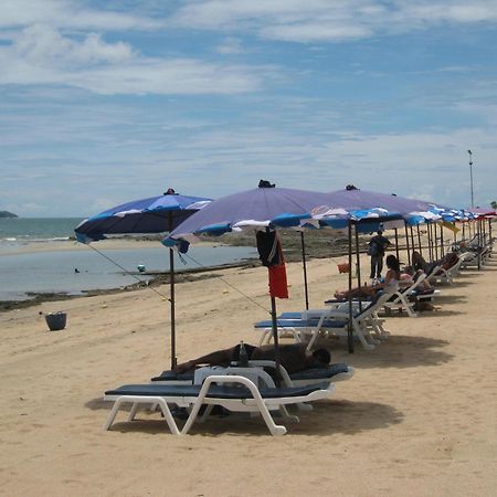 Hotel Baan Talay Pattaya Exterior foto