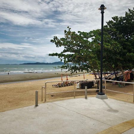 Hotel Baan Talay Pattaya Exterior foto